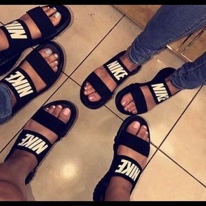 nike tanjun sandals hot pink